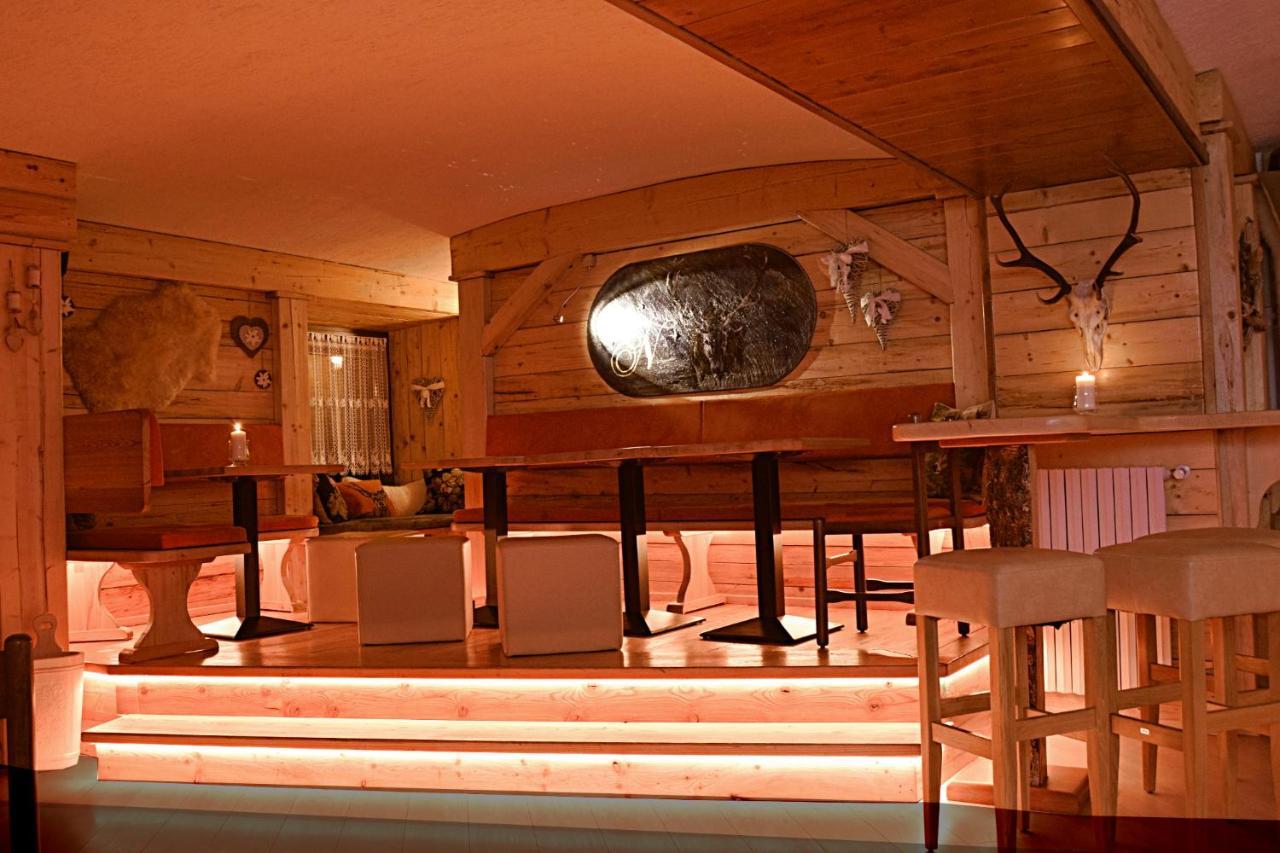 Hotel Moderno Restaurant Serina  Bagian luar foto